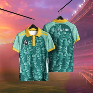 সবুজ ক্যামো প্যাটার্ন ডিজাইনের কাস্টম নেম প্রিন্ট করা পোলো জার্সি, সামনে ও পেছনের ভিউতে হ্যাঙ্গারে ঝুলানো অবস্থায় প্রদর্শিত।